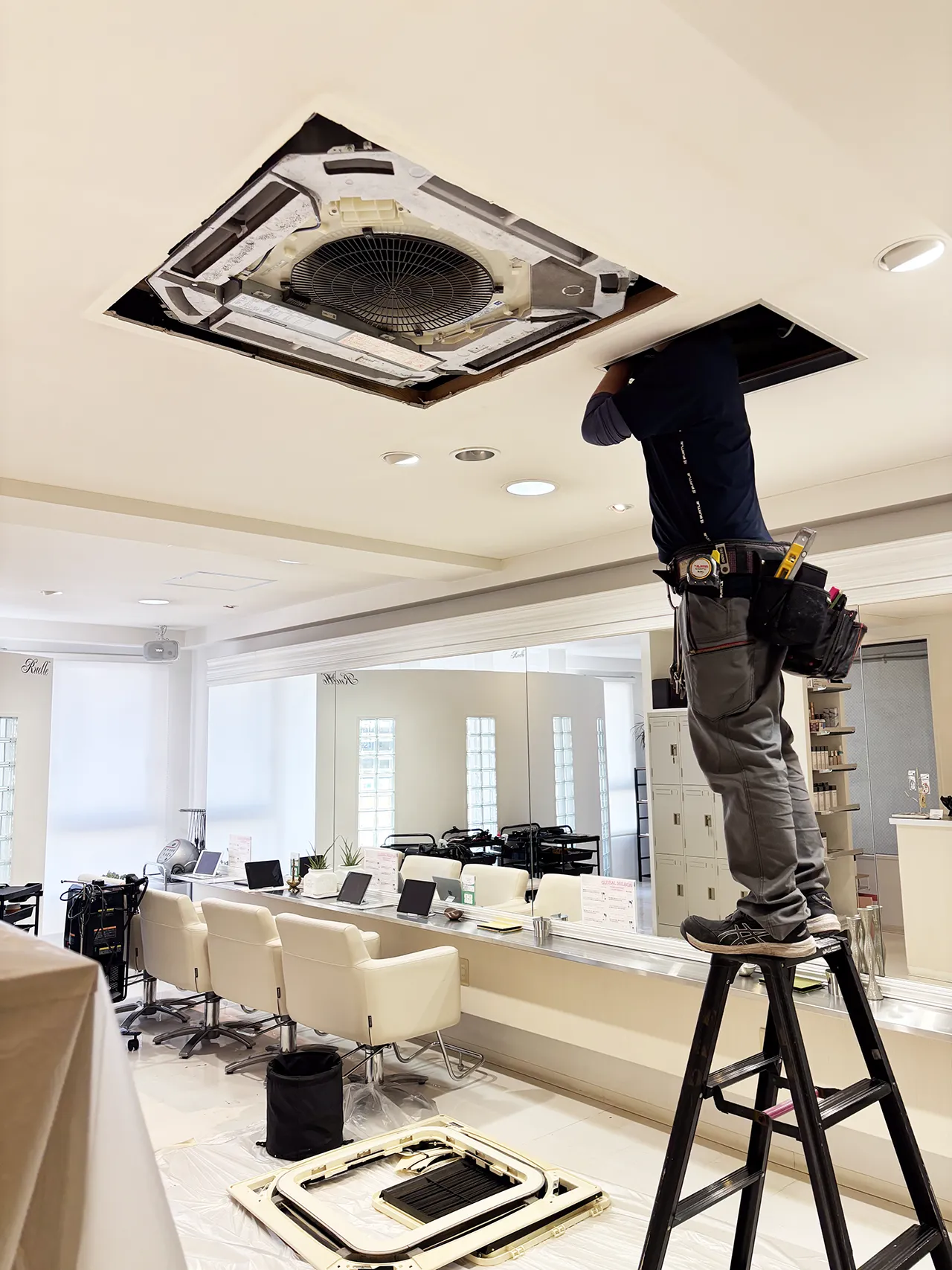 電気工事の作業写真7